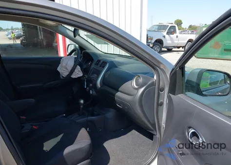 2013 Nissan Versa 1.6 Sv z USA, uszkodzony, nr VIN 3N1CN7AP2DL854017